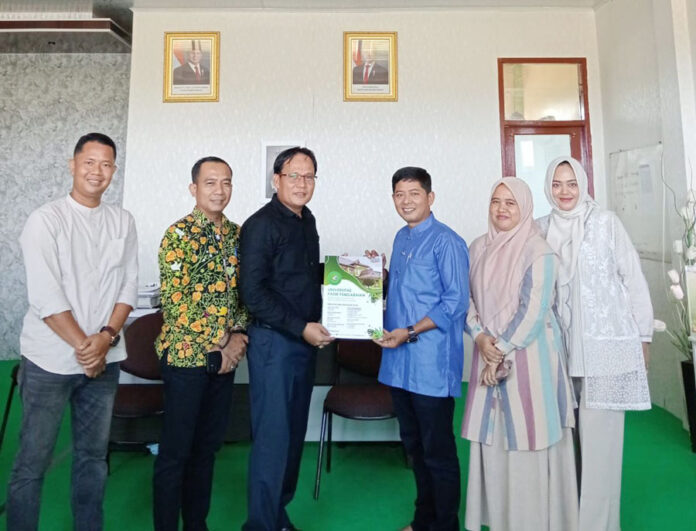 Diserahkan Rektor UPP, Nofriser Terima SK Sebagai Ka.Prodi Kewirausahaan